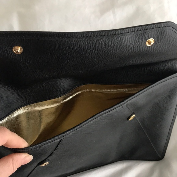 Michael kors clutch - Picture 3 of 3